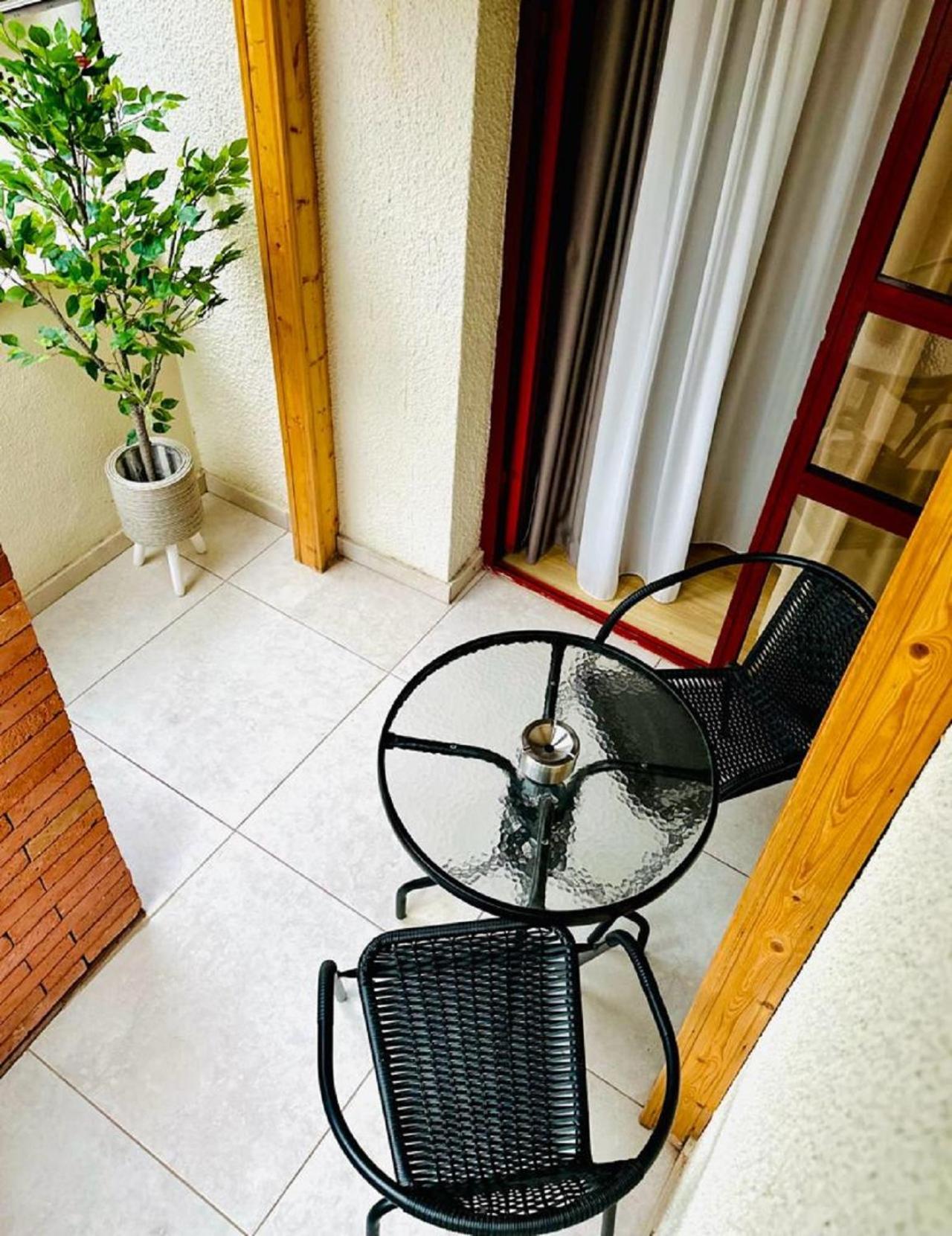 Hotel Well Inn Tbilisi Luaran gambar