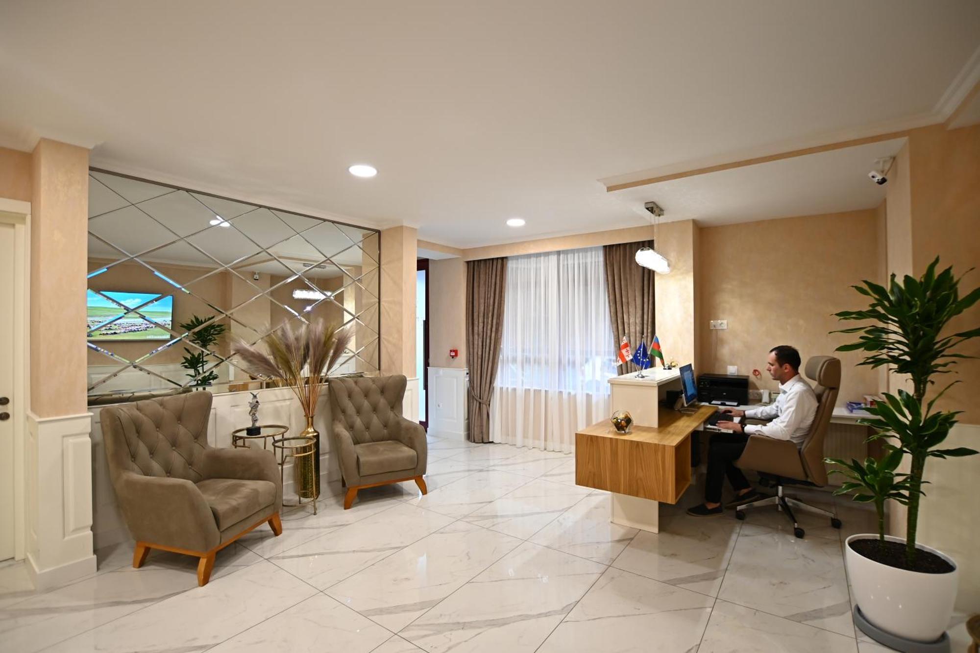 Hotel Well Inn Tbilisi Luaran gambar