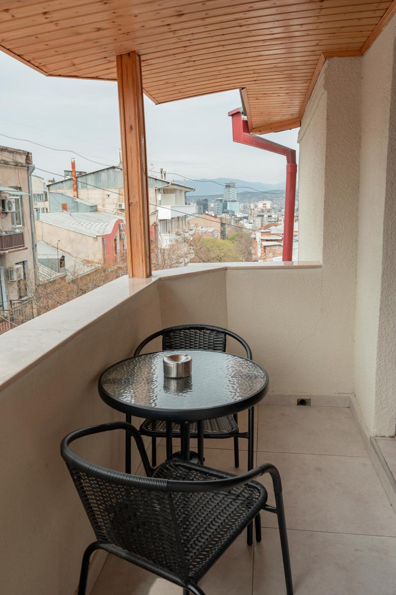 Hotel Well Inn Tbilisi Luaran gambar