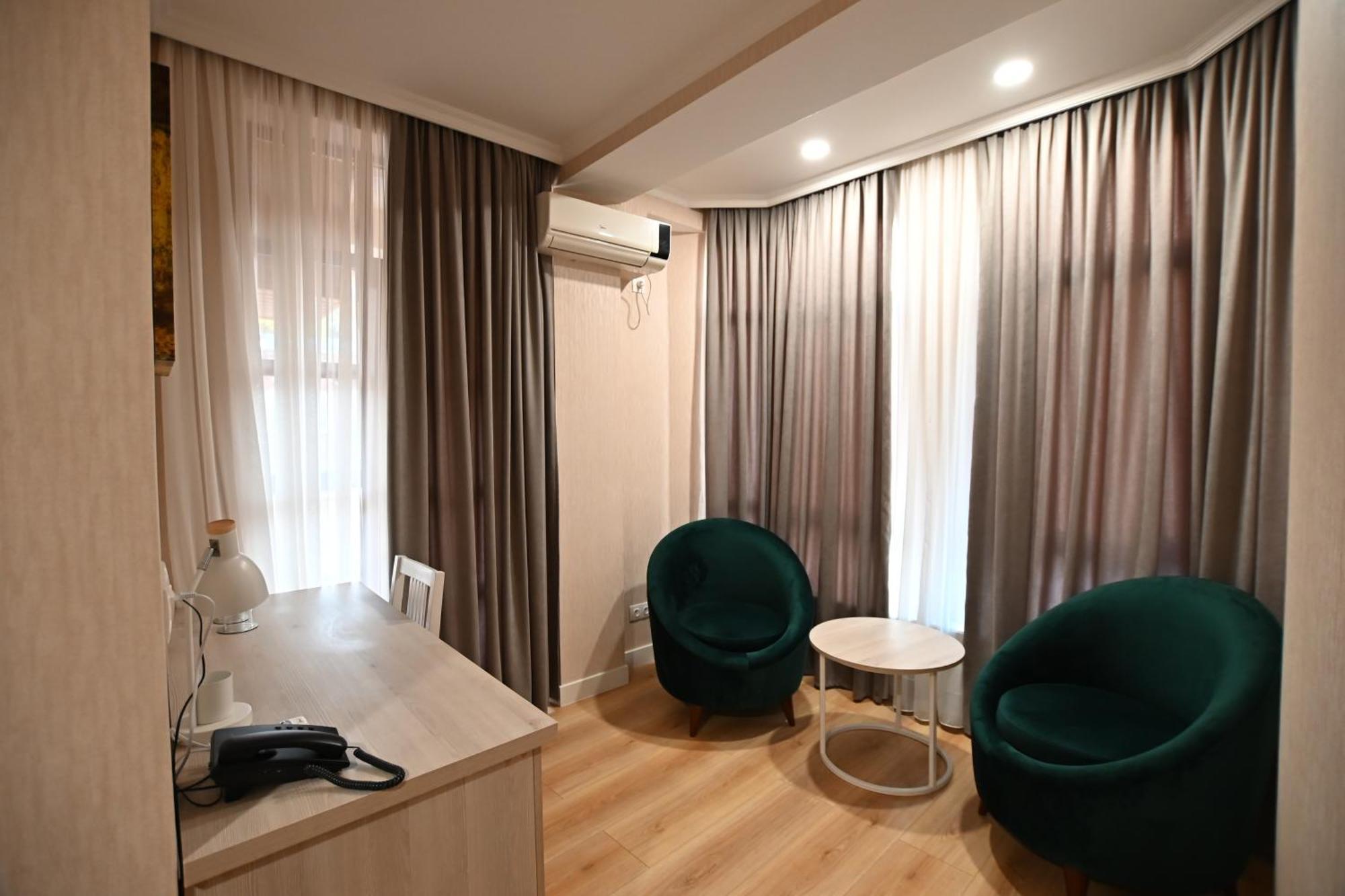 Hotel Well Inn Tbilisi Luaran gambar